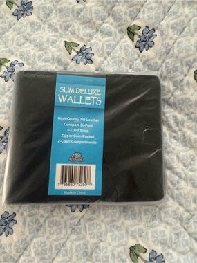 Slim Deluxe Black Bi-Fold Wallet - Unbranded